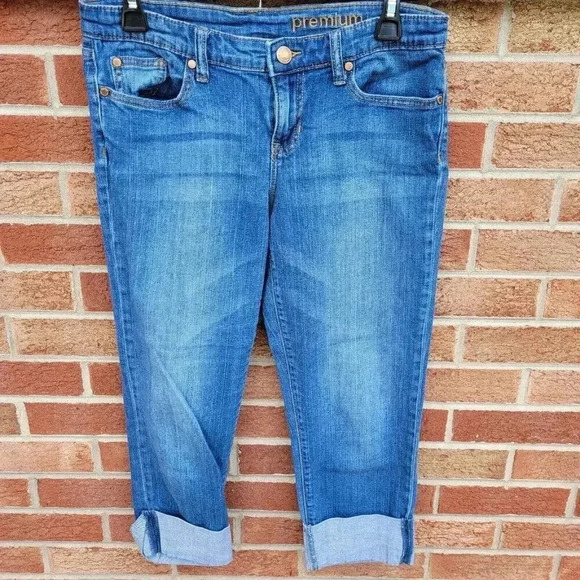 GAP Premium Straight Crop Jeans Women's Size 6/28 Medium Wash - Picture 1 of 8
